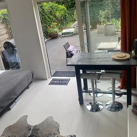 Apartment Canal Garden Staywell Amsterdam