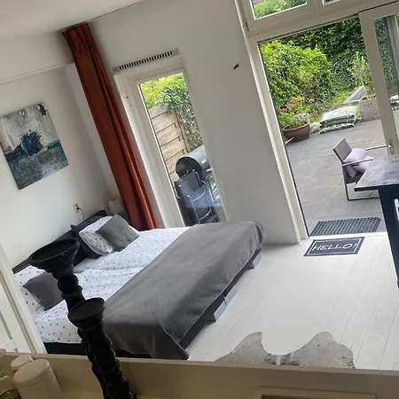 Canal Garden Staywell Apartment
