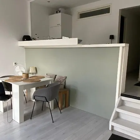 Canal Garden Staywell Amszterdam