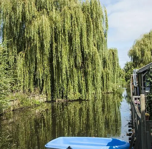 Canal Garden Staywell